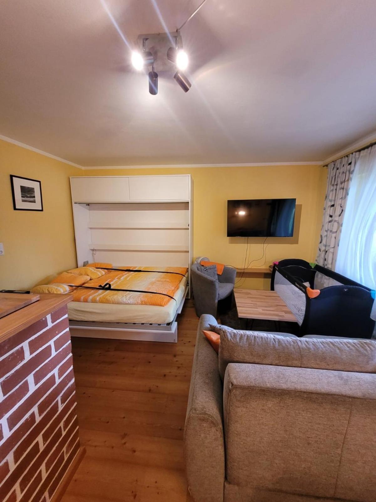Schnuckeliges Appartement In Prien Am Chiemsee Exterior foto